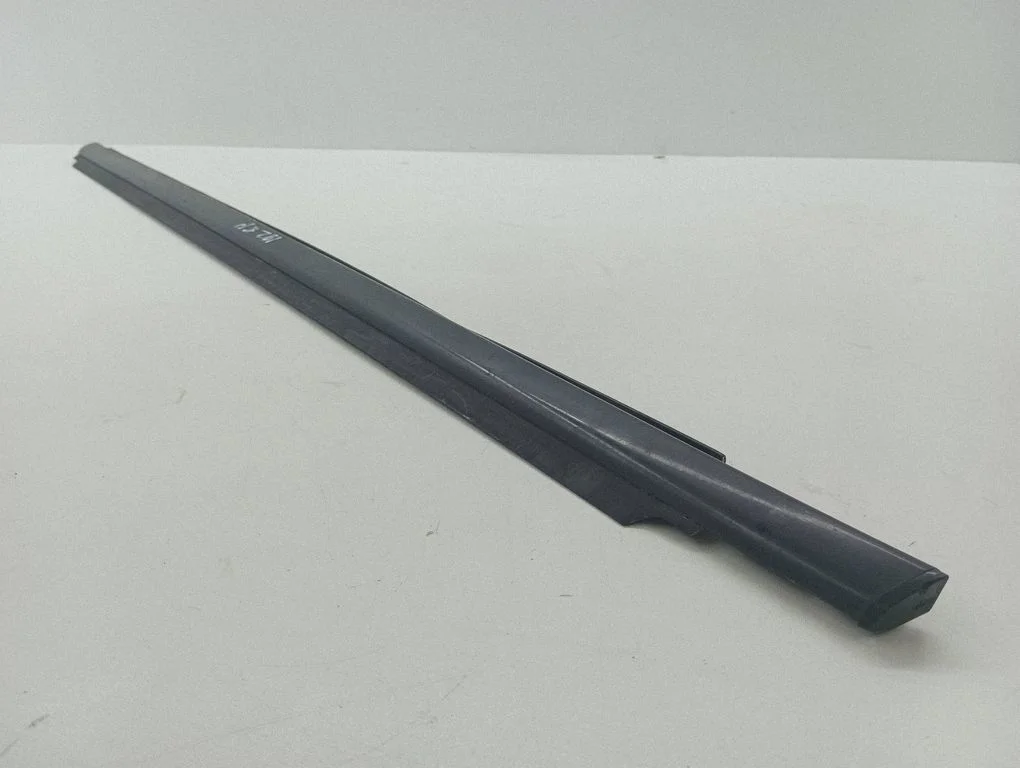 Front door glass trim molding – left