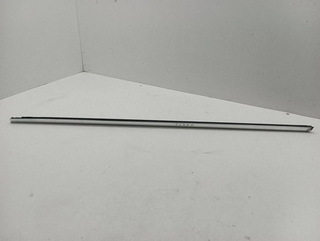Front door glass trim molding – left