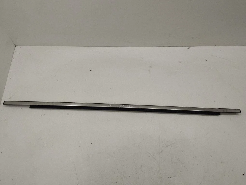 Front door glass trim molding – left