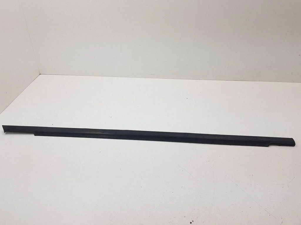 Front door glass trim molding – right