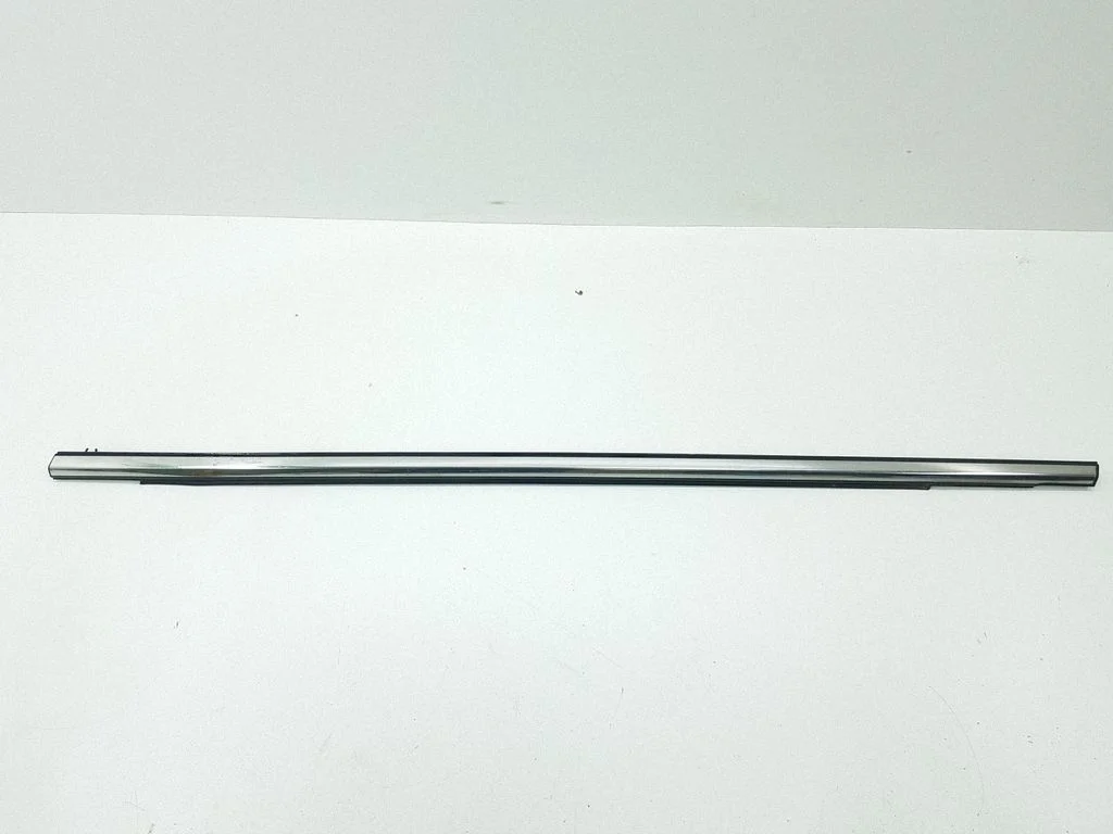 Front door glass trim molding – left
