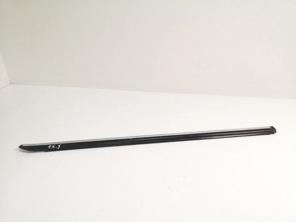 Front door glass trim molding – left