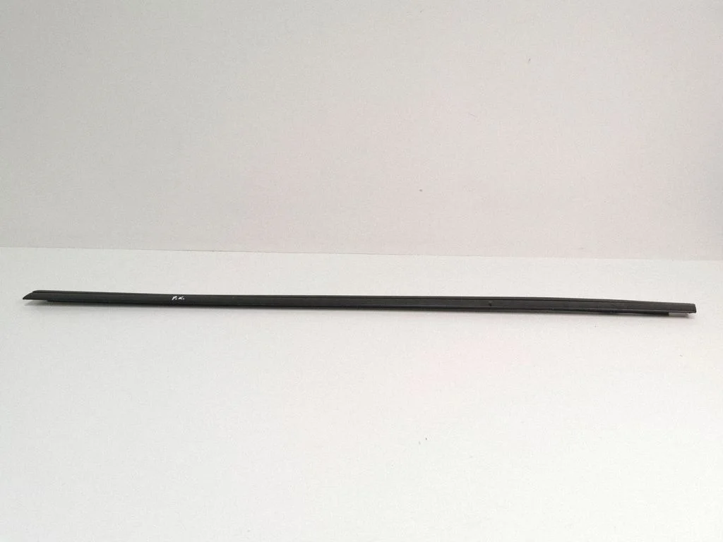 Front door glass trim molding – left