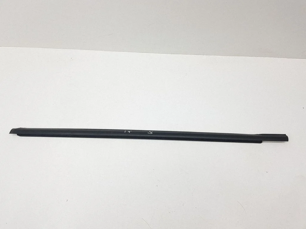 Front door glass trim molding – left
