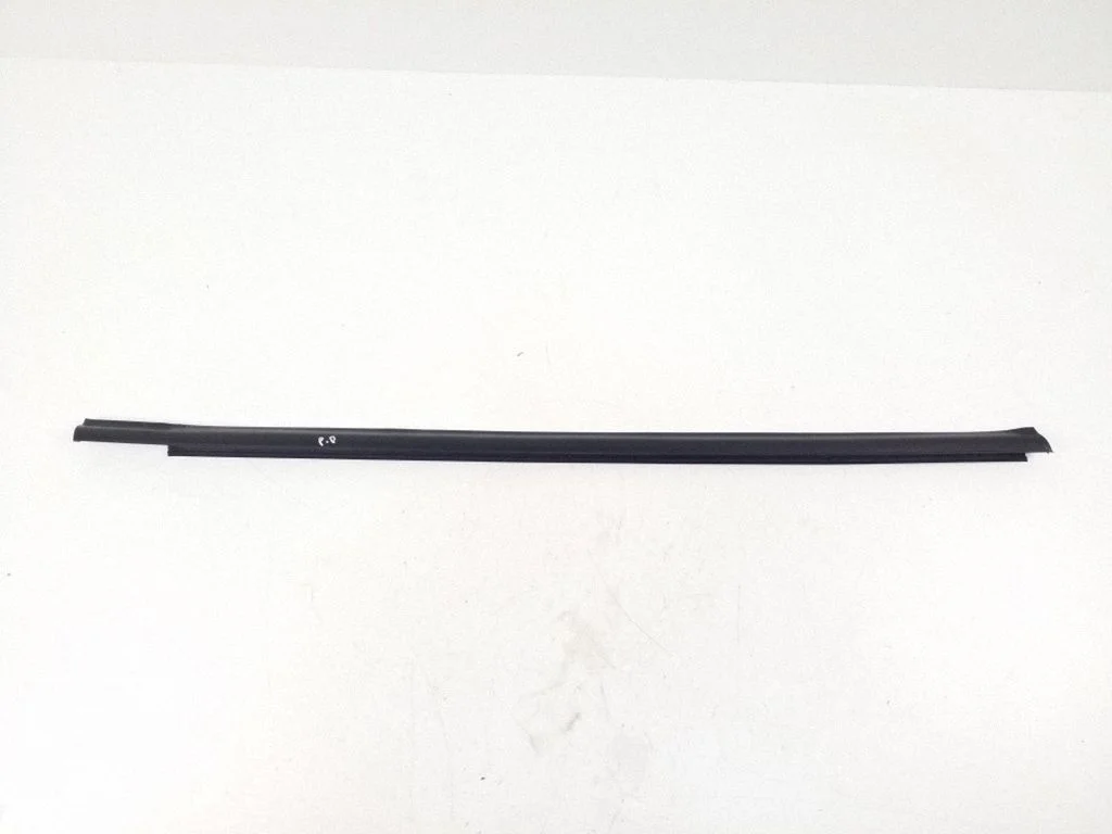 Front door glass trim molding – right