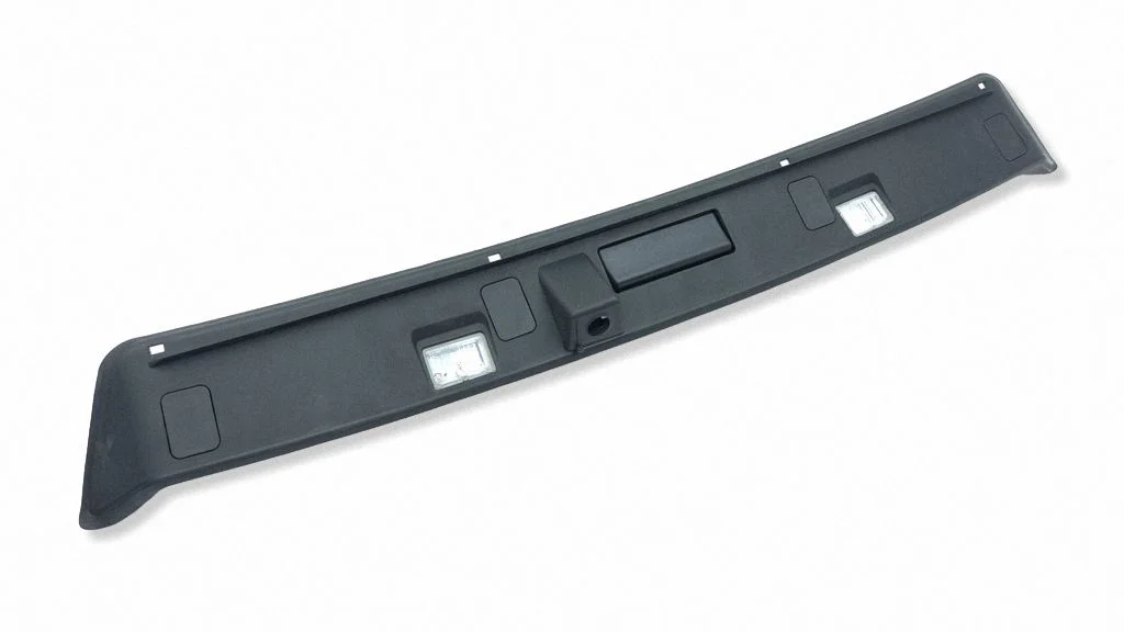 Trunk door license plate light bar 5A0DEB6