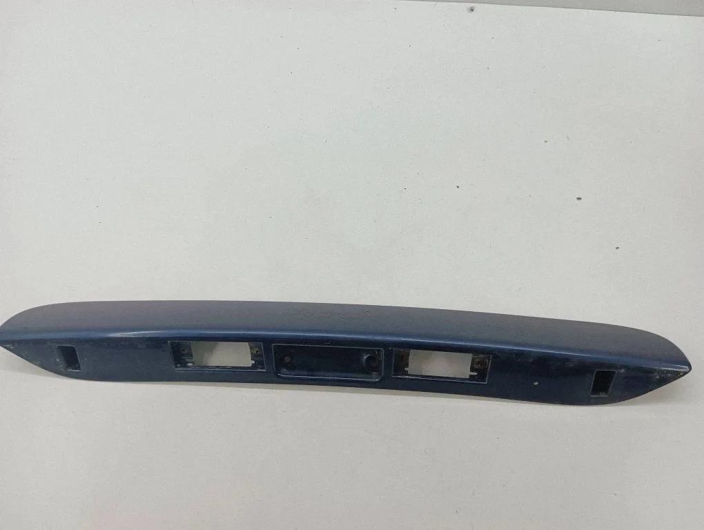 Trunk door license plate light bar SR5684