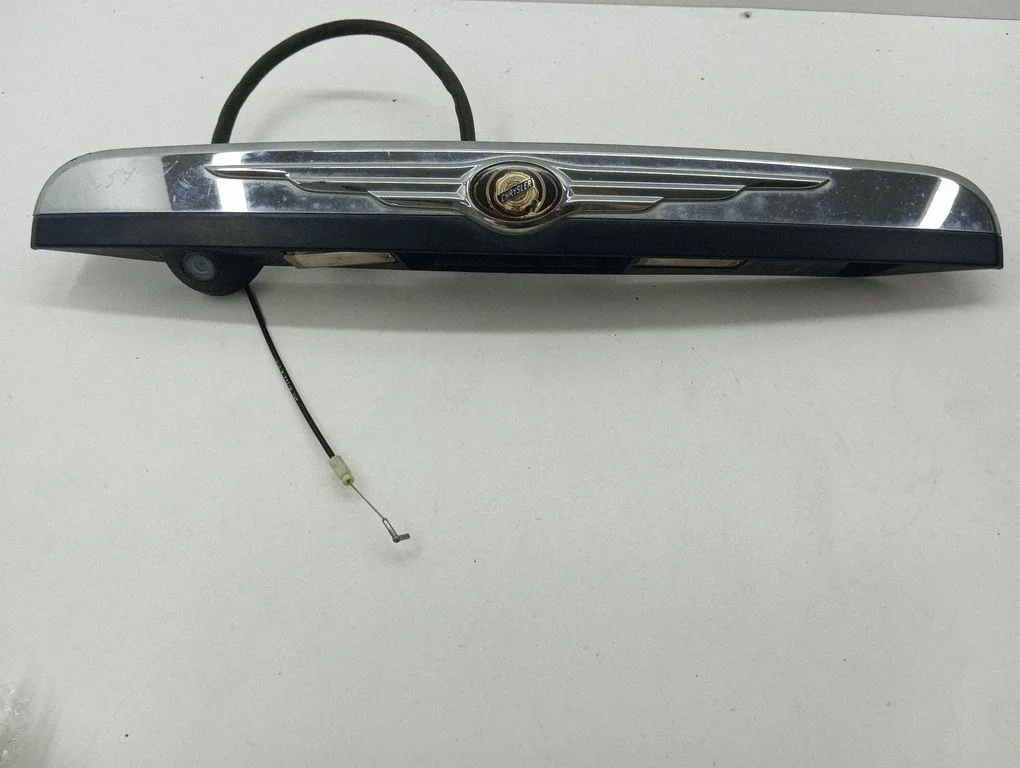 Trunk door license plate light bar 05113252AD