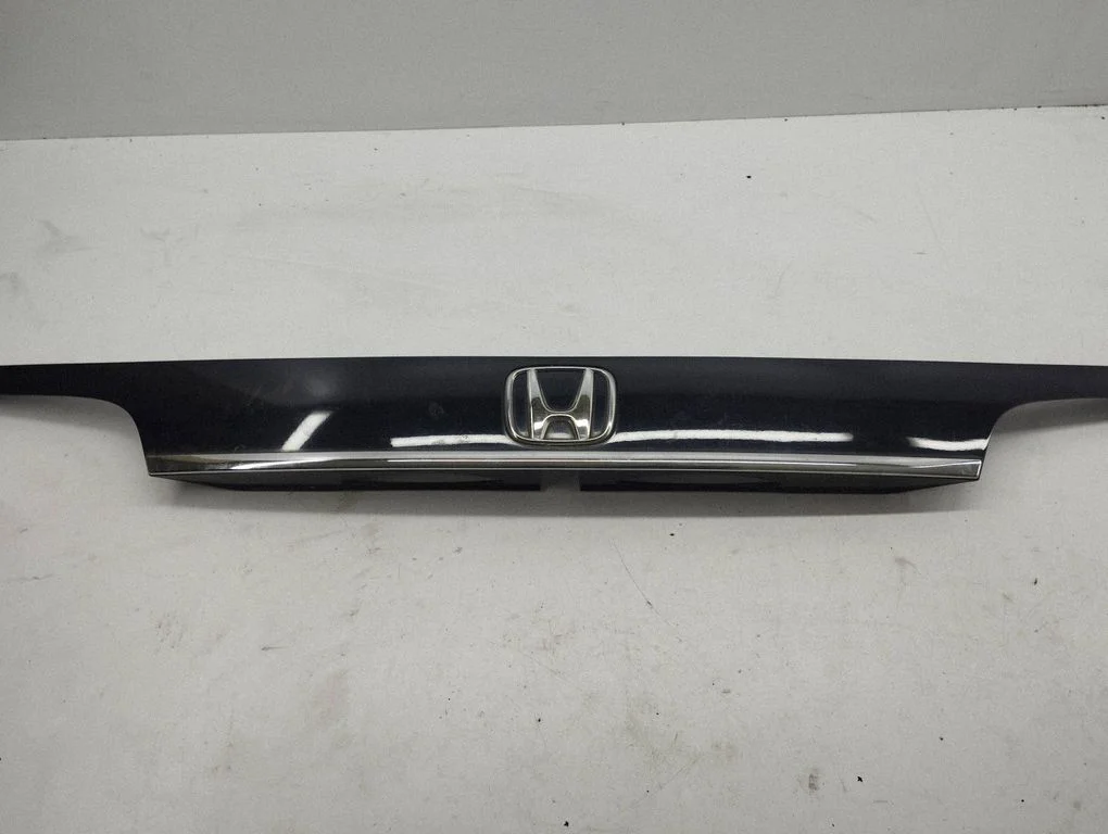 Trunk door license plate light bar 74890T1Ge