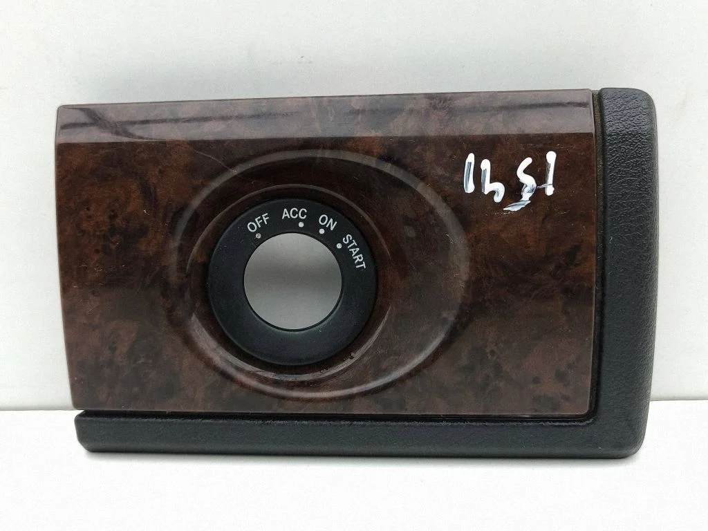 Panel trim 04921A
