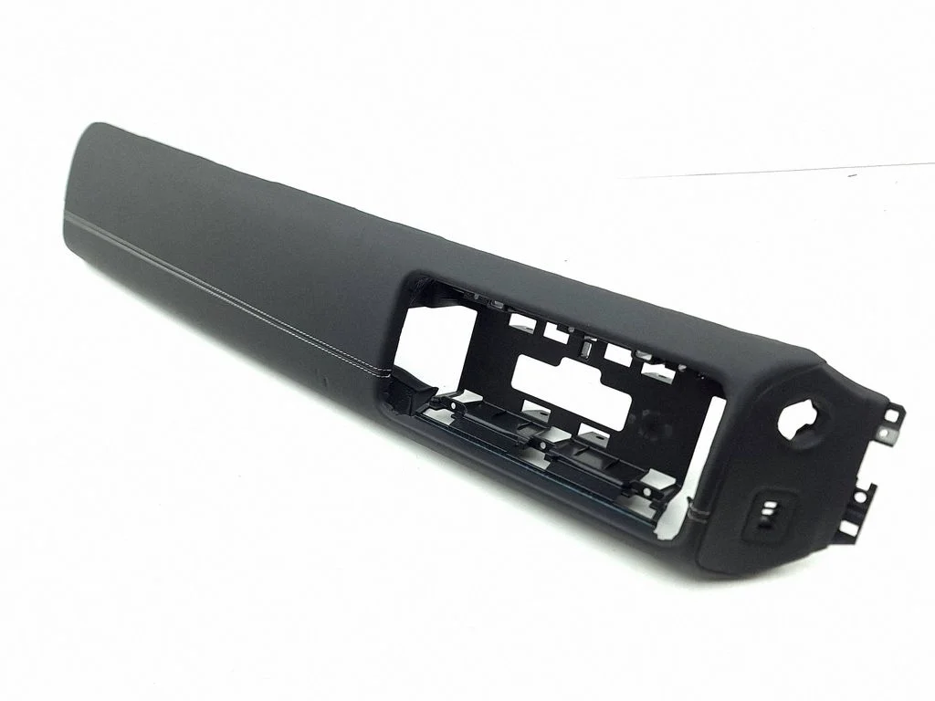 Panel trim J8A204268BC