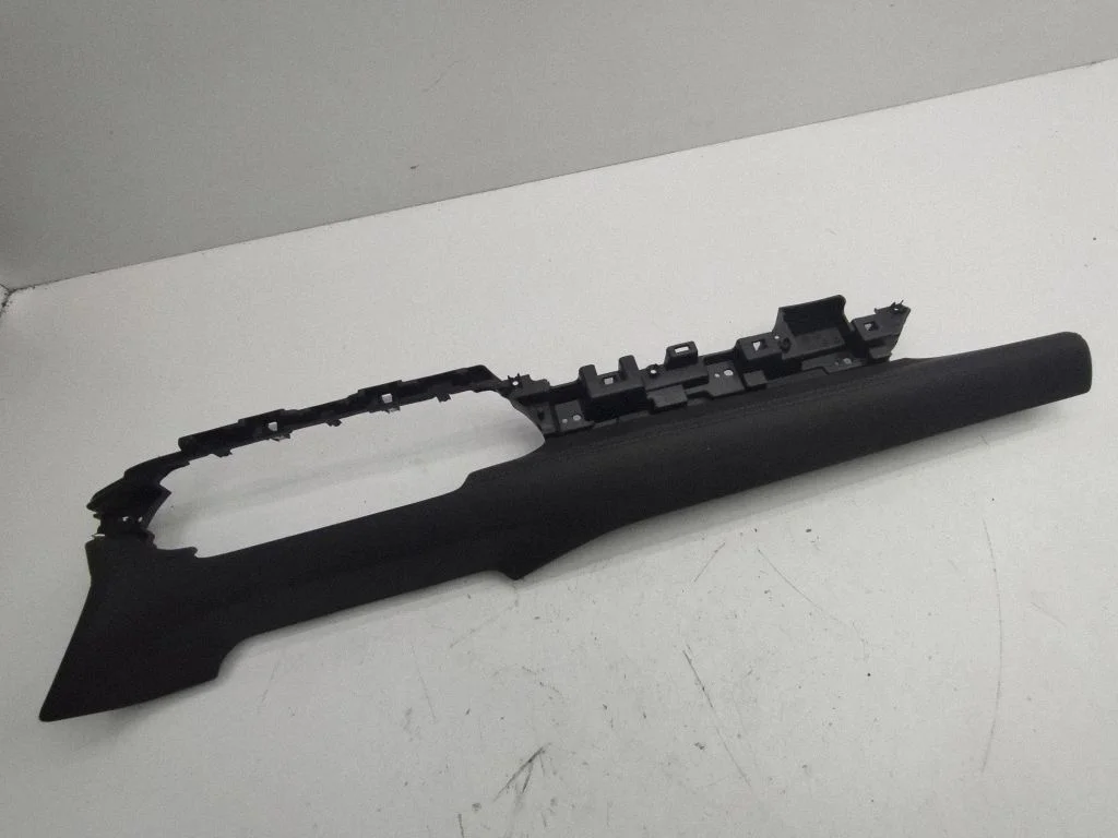 Panel trim K12360371