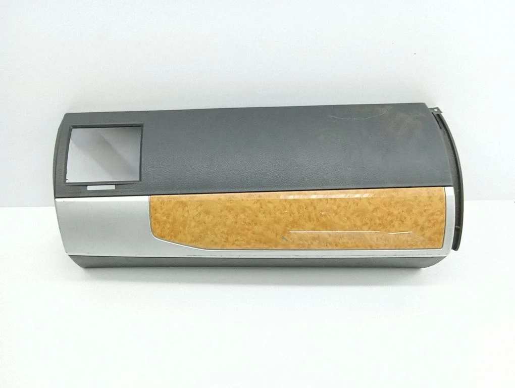 Panel trim L0140398
