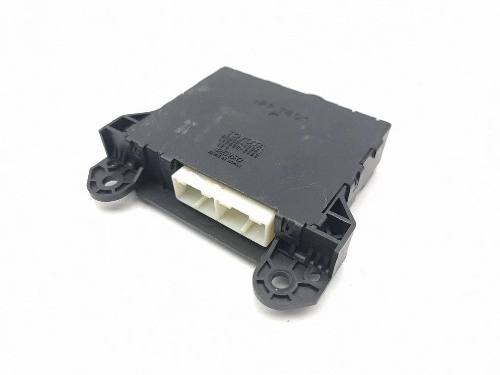Air conditioning/heating control unit – Toyota Prius (XW20) (2003-2009)
