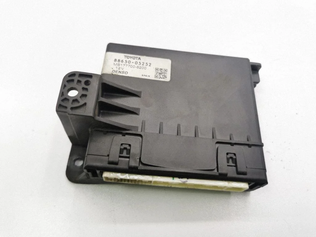 Gaisa kondicioniera/apsildes vadības bloks 8865005252