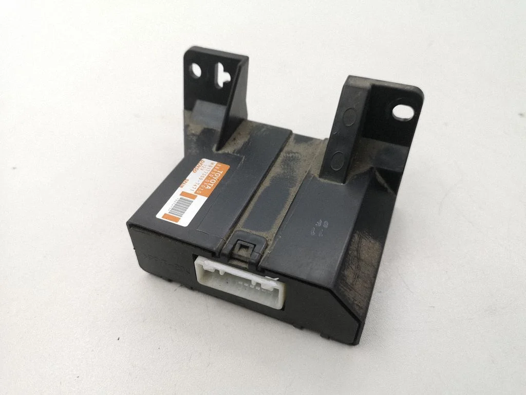 Air conditioning/heating control unit 886500F030