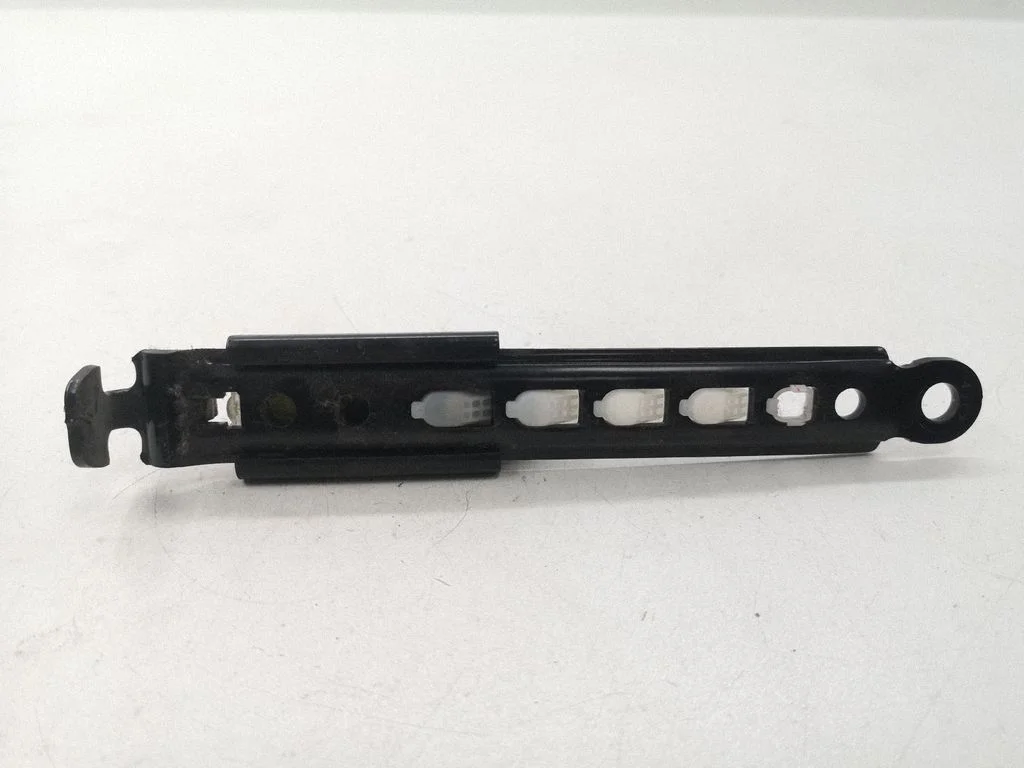 Turvavöö reguleerimise mootor D526001