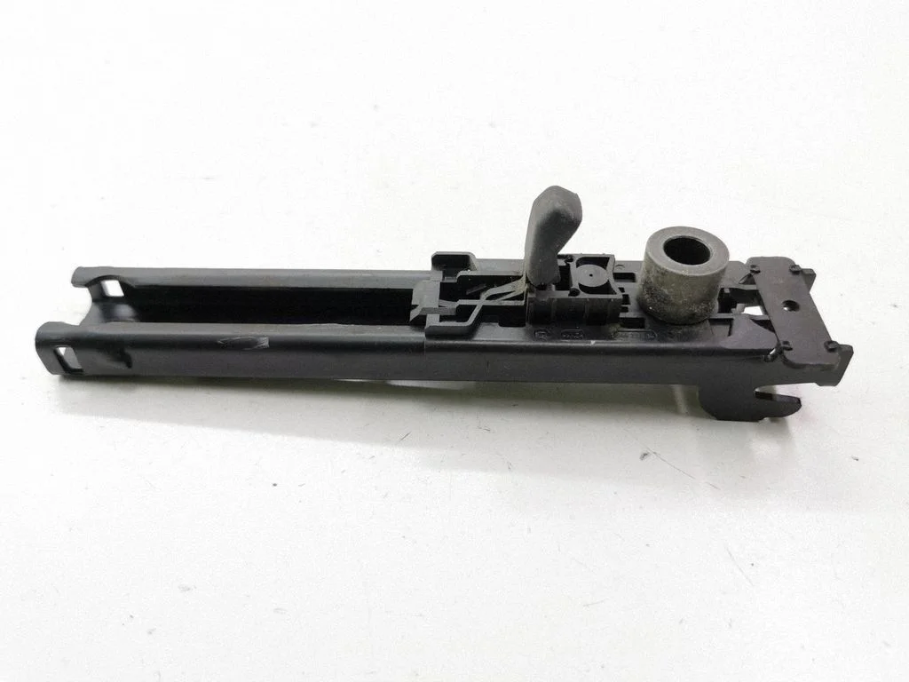 Seat belt adjustment motor A1698600588