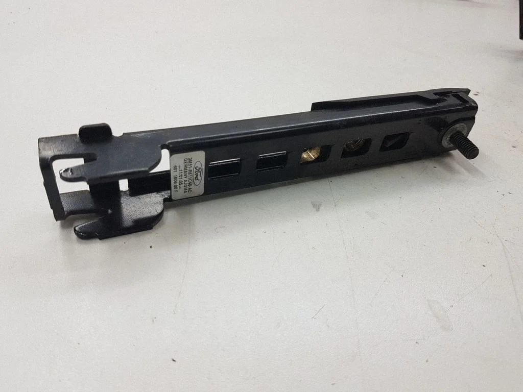 Silniczek regulacji pasa 3M51R611C46AC