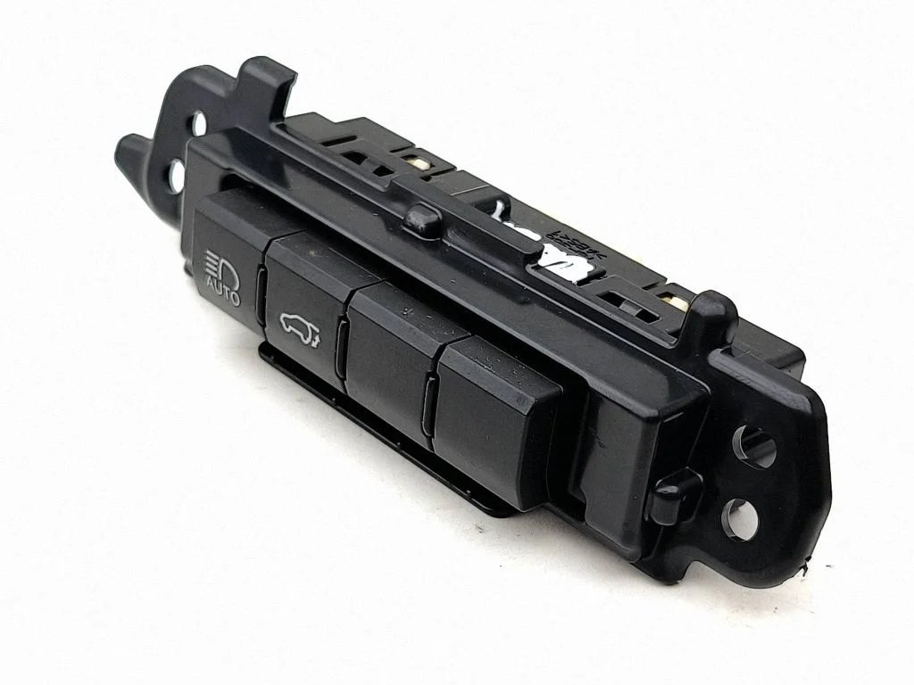 A set of switches – Lexus RX 450H (2016-)
