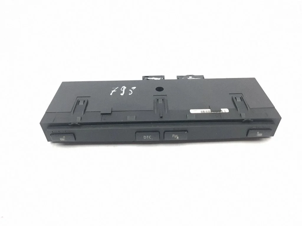 A set of switches 6985751