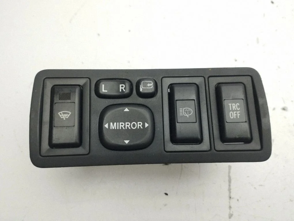 A set of switches – Toyota Avensis T250 (2006-2009)