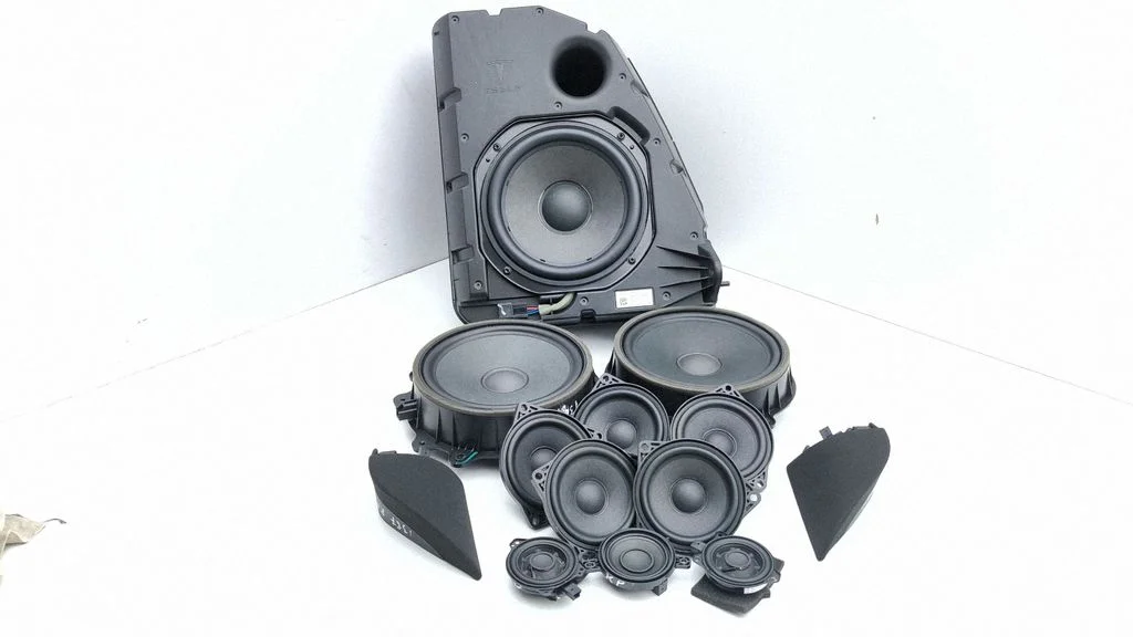 Audio system kit – Tesla Model Y (2020-)