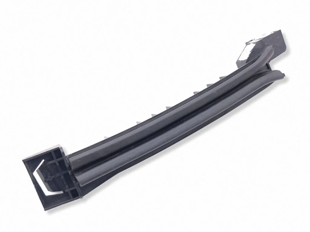 Rear door windshield rail 9846995180
