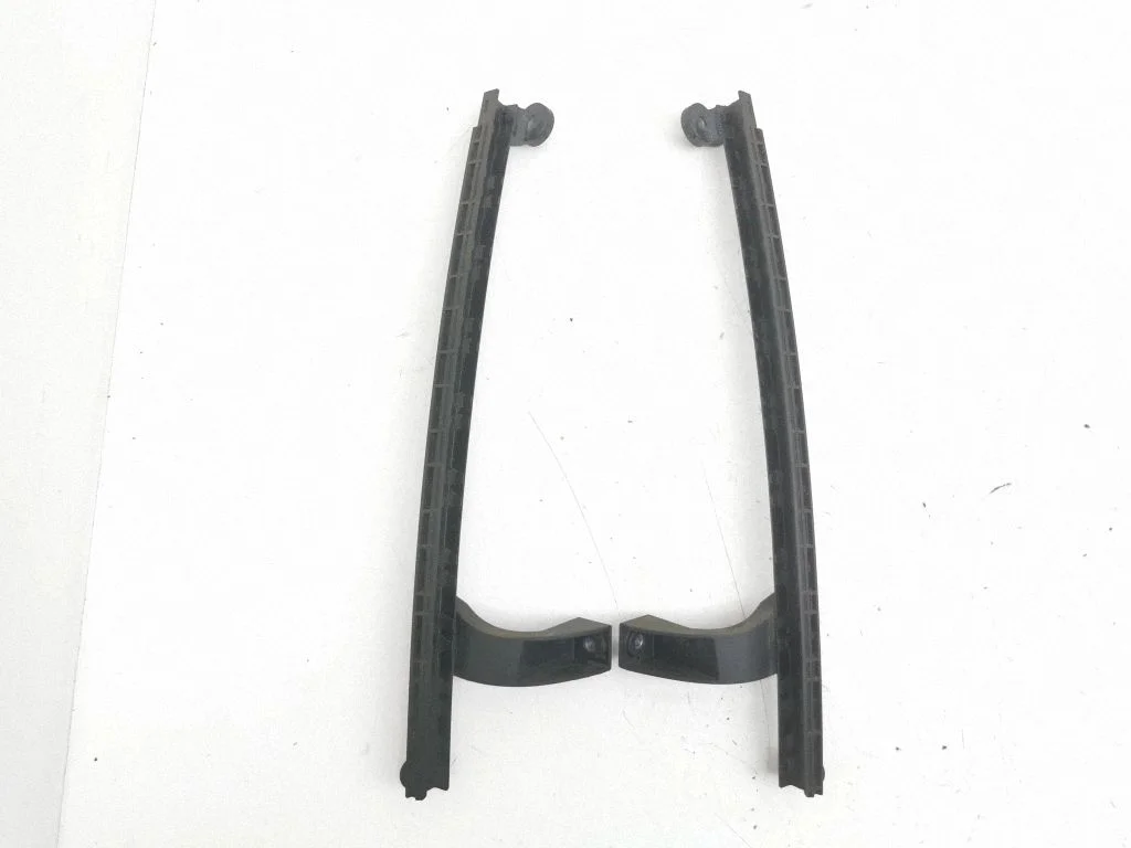 Rear door windshield rail 81A839067