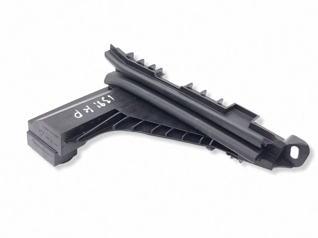 Front door windshield rail 9841257680