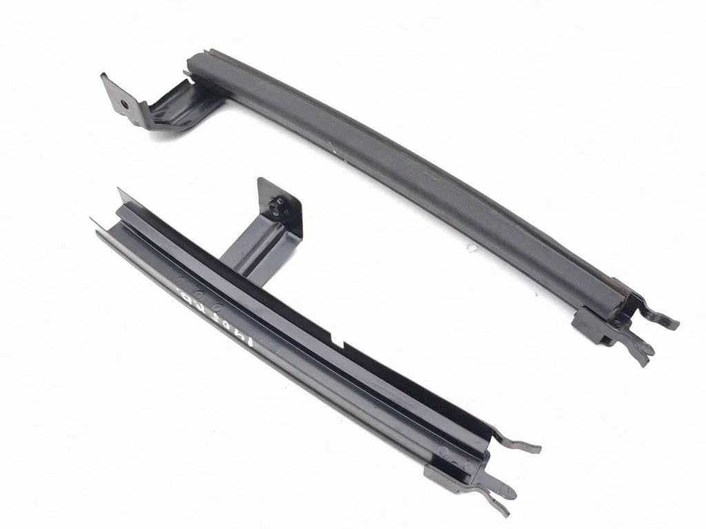 Front door windshield rail 802401368R – Renault Arkana (2019-)