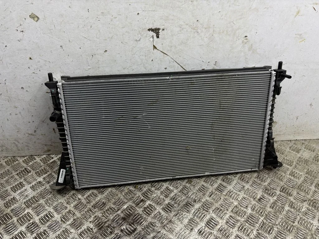 Radiatoru komplekts LJ9H19710AD