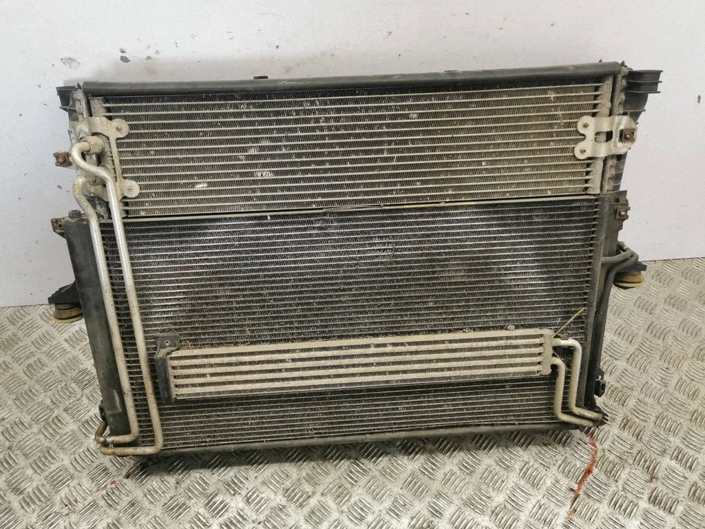 Radiaatorite komplekt – Audi Q7 4L (2005-2015)