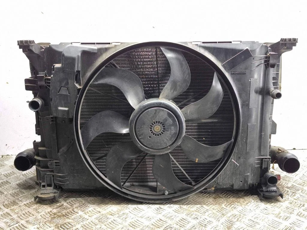 Radiaatorite komplekt – Mercedes-Benz B-klass W246 W242 (2011-2017)