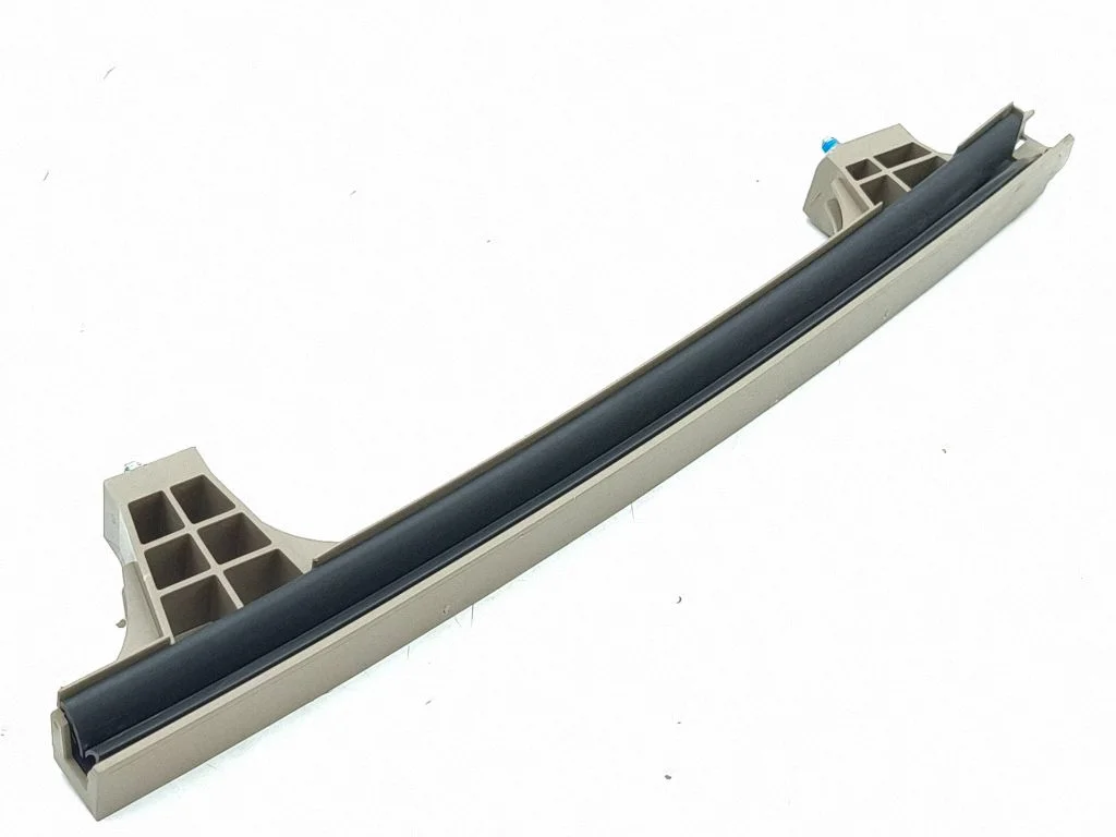 Rear door windshield rail 83550J9000