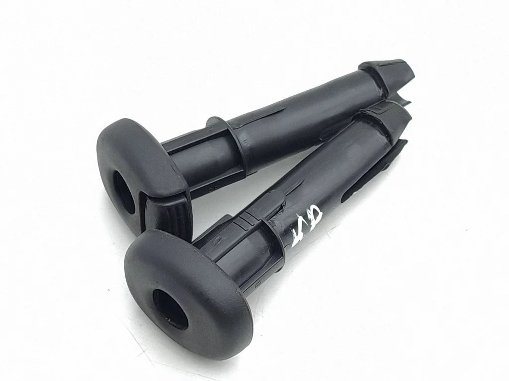 Seat trim – left