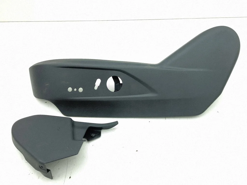 Seat trim R62185