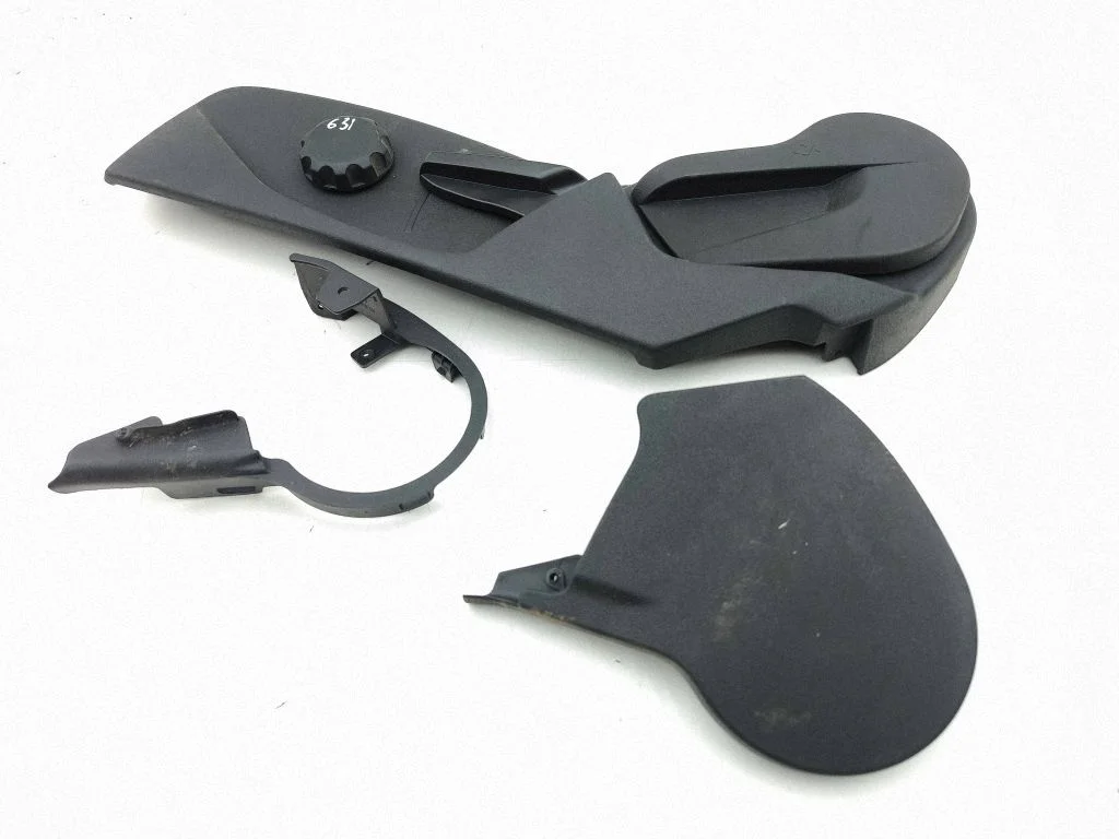 Seat trim – left