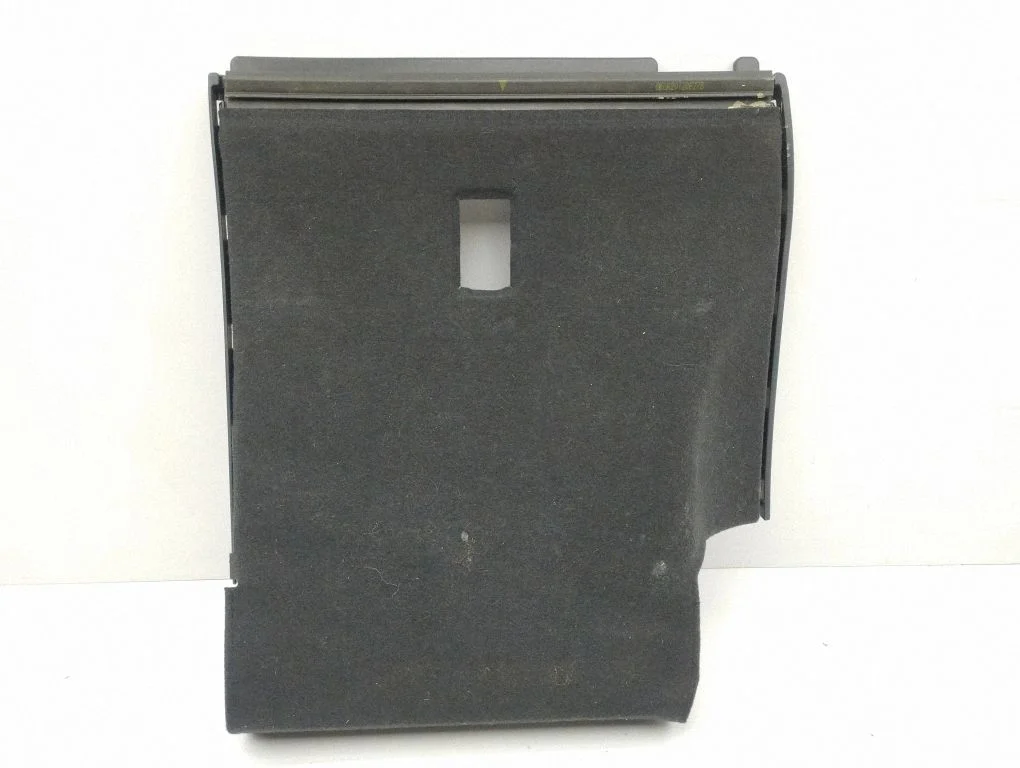 Seat trim – rear right