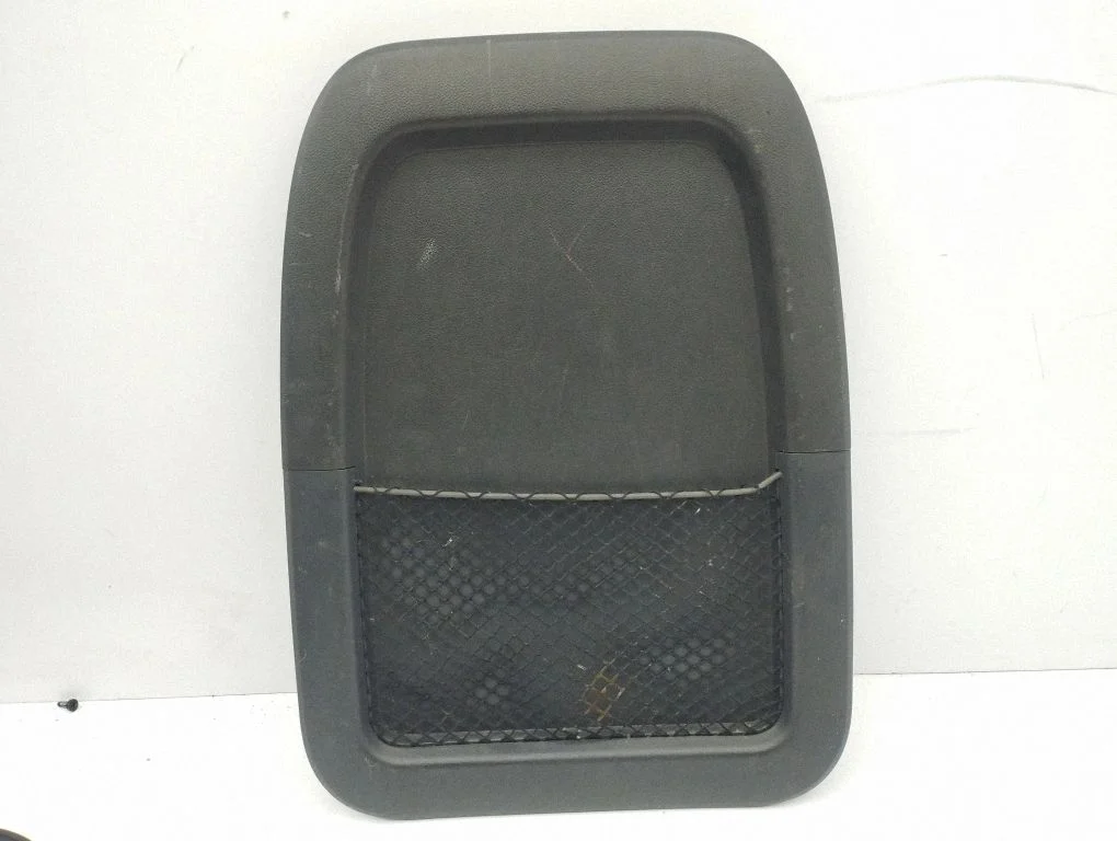 Seat trim – left