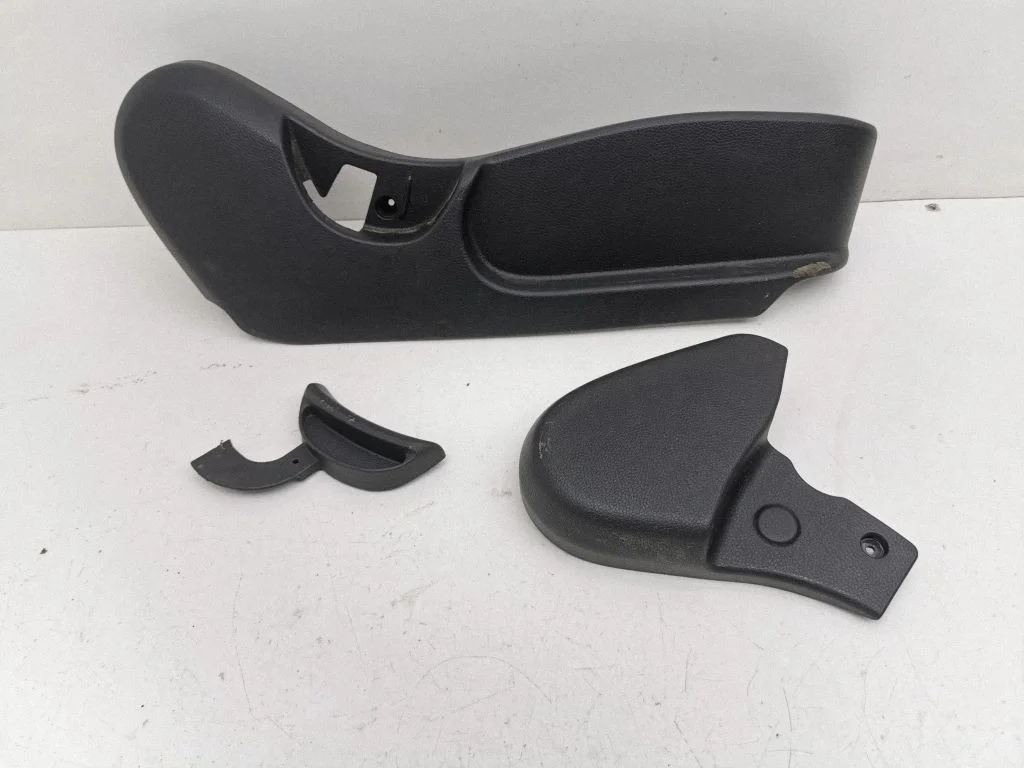 Seat trim 882913Z000