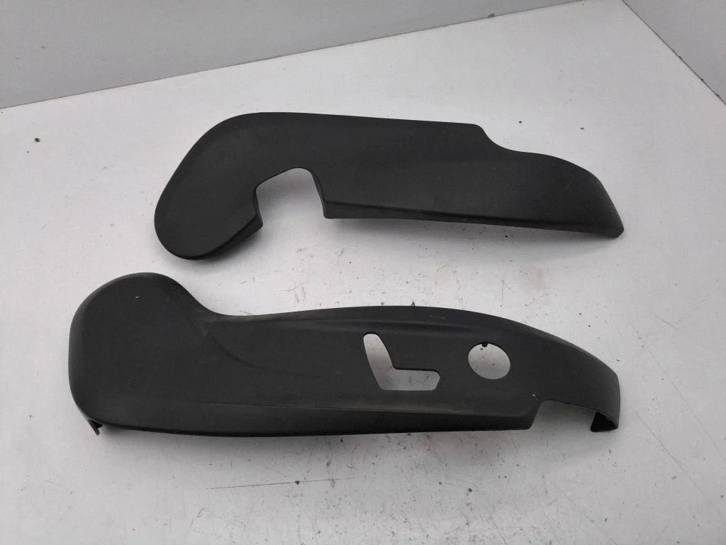 Seat trim – front right