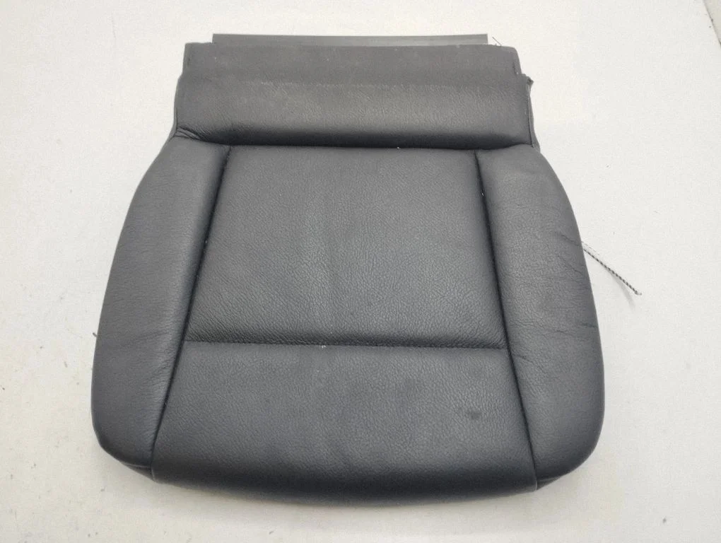 Seat trim – rear right