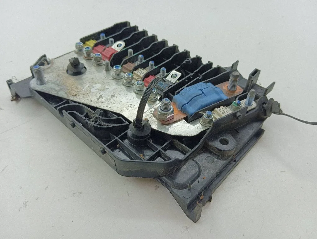 Battery relay fuse – Ford Focus (2010-2017)