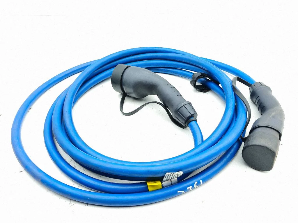 Electric car charging cable AMLJ8J10C763AA