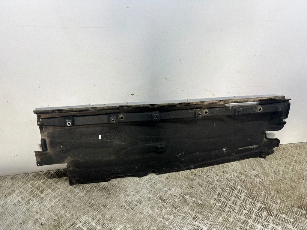 Sānu dibena aizsargs 8B3825207B