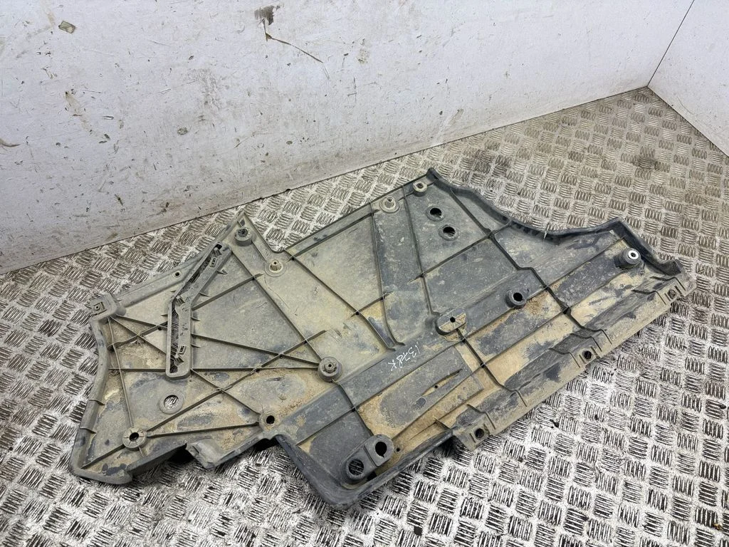Külgmine põhjakaitse – Toyota RAV 4 (XA50) (2018-)