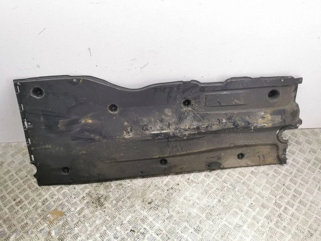 Side bottom protection – left