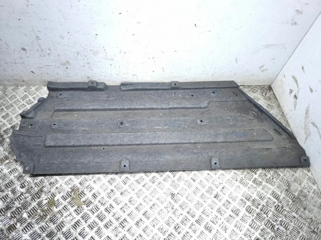 Side bottom protection – right
