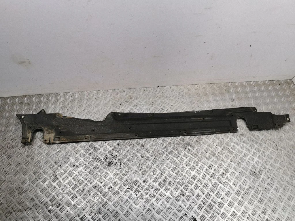 Side bottom protection – right